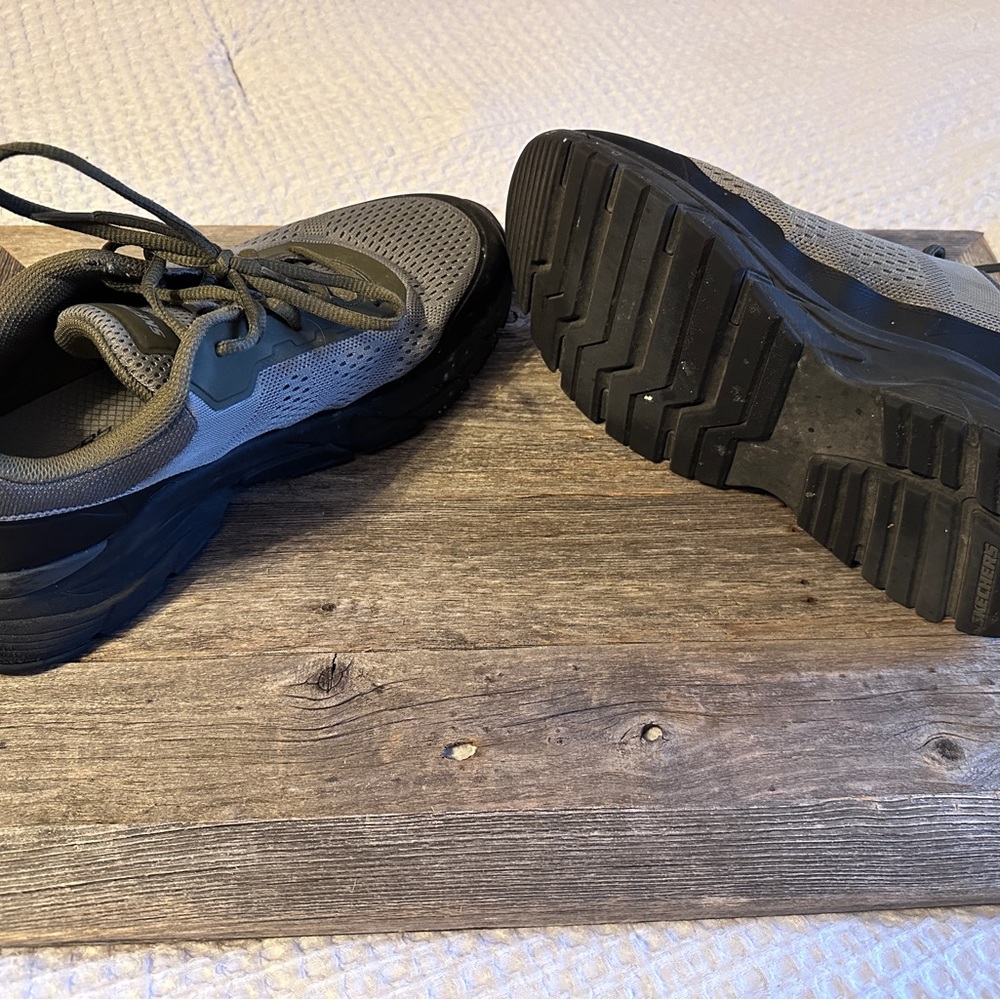 Skechers Men's Black and Gray Athletic Shoes